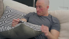 laska w kitkach jest ruchana w buźkę