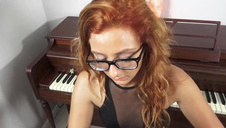 koleś posuwa seksowną uczennicę