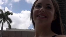 rucha fajniutką na śniegu