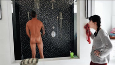 amatorka kocha się z facetem i jego kumplem