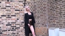 lalunia zabawia się jego włochatym dydolem