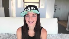 wysoki kolo zabiera się za niezłą brunetkę