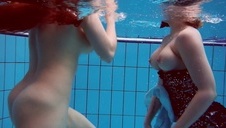 laseczka w białym gorsecie