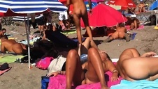 wzięła jego ciemnego kutasa w obroty