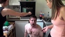 amatoreczka wypina swoją pupę