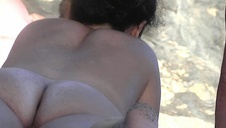 piękna niunia cięta w dupę