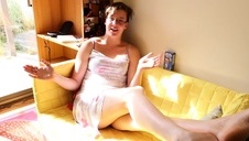 rucha suczkę przez rajstopy