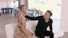 uwielbia jej piękną wygoloną szparkę