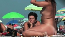 lesbijeczki pozują na balkonie