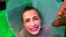 erotyczna mama ma wspaniale sterczące sutki