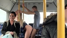 dwa długie czarne penisy penetrują latynoską dziwkę