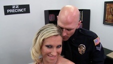 kusząca babka bierze pałkę do dzioba