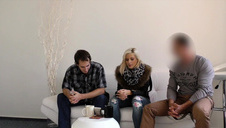 szczęściarze zabawiają się z blond laseczkami