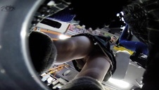 brunetka wydymana w hotelowym basenie