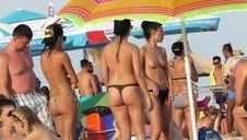 ujechała go na kanapie