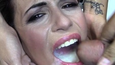 hd piękna modelka nad basenem