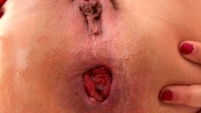 szczupła laseczka ujeżdża dildo