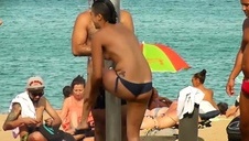 naoliwiła sobie cycuszki