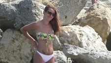 laska dogadza sobie wibratorem