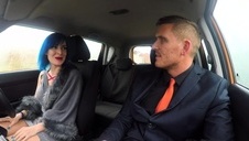 brunet podnosi fajną blondynę i nieźle ją zapina