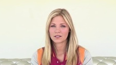 wytatuowana jade jest posuwana od tylca