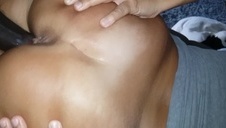 seksik ze zgrabną koleżanką na łóżeczku