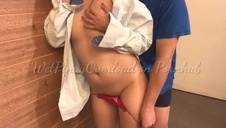 szczupłe laseczki w przebieralni