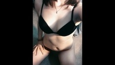 ostra małolata skacze na kutasie