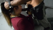 zlizuje spermę z faceta