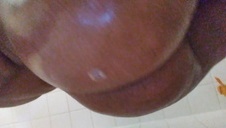 krótka fryzura i słodkie obciąganie penisa