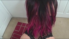 seksik z czeszką na łóżku