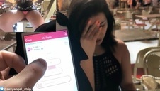 seksowna suczka wibruje się w parku