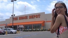 blada ślicznotka otrzymuje fiuta do dupy