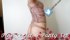 wesoły doktorek bada cycuchy wiejskiej dziewczny