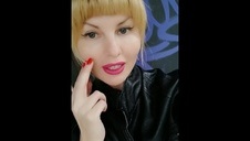 blondi jest posuwana przez wielkie fiuty