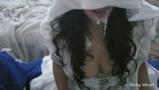 striptizerka z gumową seks zabawką