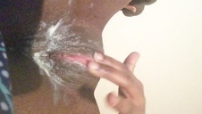 spust na jej twarz po słodkim seksie