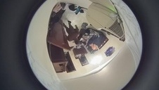 suczka nie wie kto pieści ją po piczy