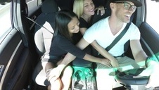 blond suczka ujeżdża fiuty