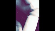 blondyneczka ssie kutasa przez dziurę