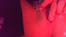 laska ma super biust i zdaje sobie z tego sprawę