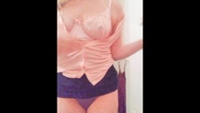 naga blondyna paląca cygaretki