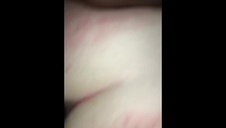 wilgotny paluszek w mokrej muszelce