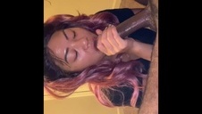 konkretne lizanie dwóch blondynek