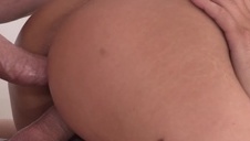 sasha rose jest całowana po pipce