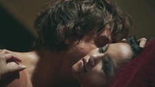 dama się masturbuje