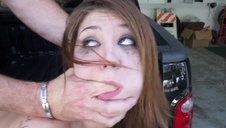 zgrabne blondynki całują się po ciałkach