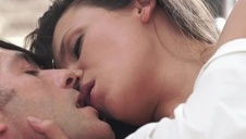 blondi zapinana w ciasną szparke