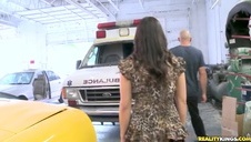 obejrzyj rozwartą muszelkę nastolatki