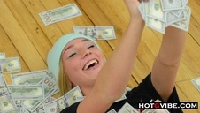 prezencik dla jej ślicznej dupci